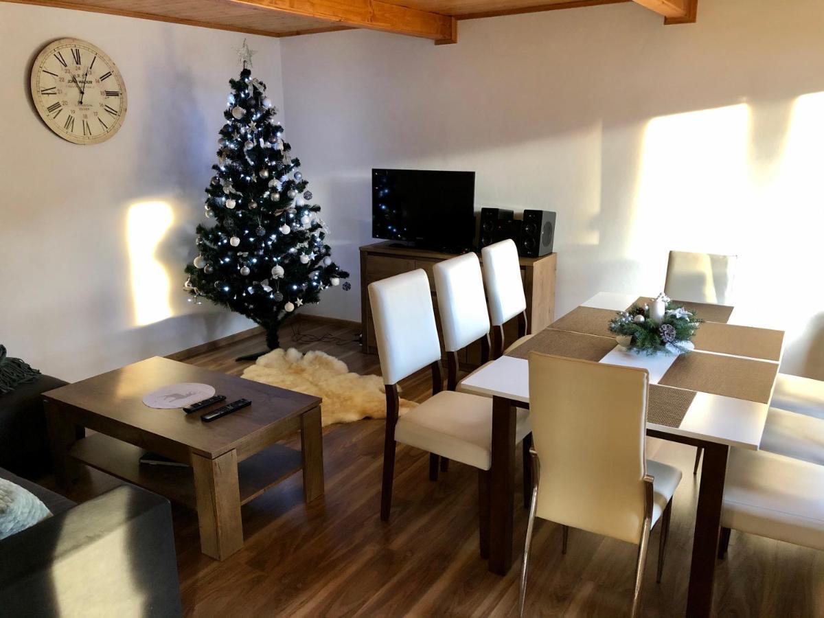 Viktoria- Neakceptujeme Mlade Partie Villa Terchová Buitenkant foto